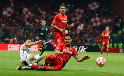 ¡Fiesta Escarlata! Toluca golea 3-1 a Necaxa en el arranque del Apertura 2025