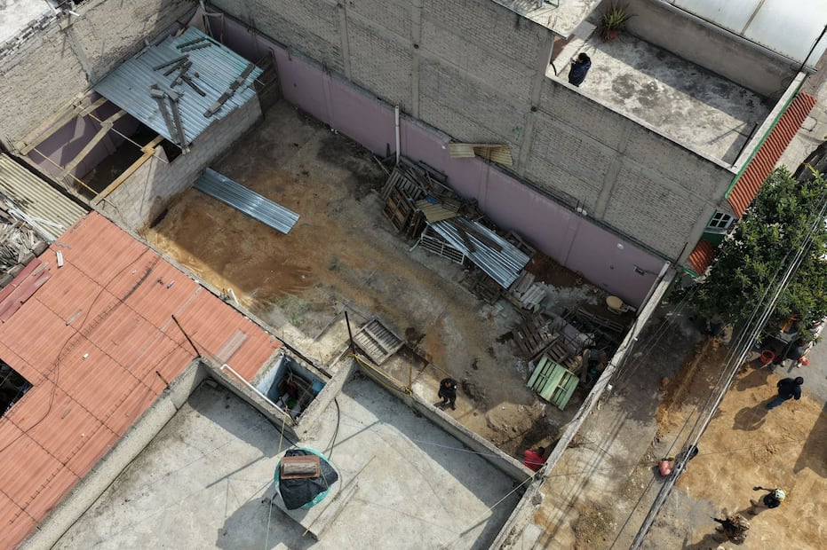 Personal de Protección Civil y Rescate Urbano verificó la ausencia de gases antes de proceder al cierre técnico. Foto Especial