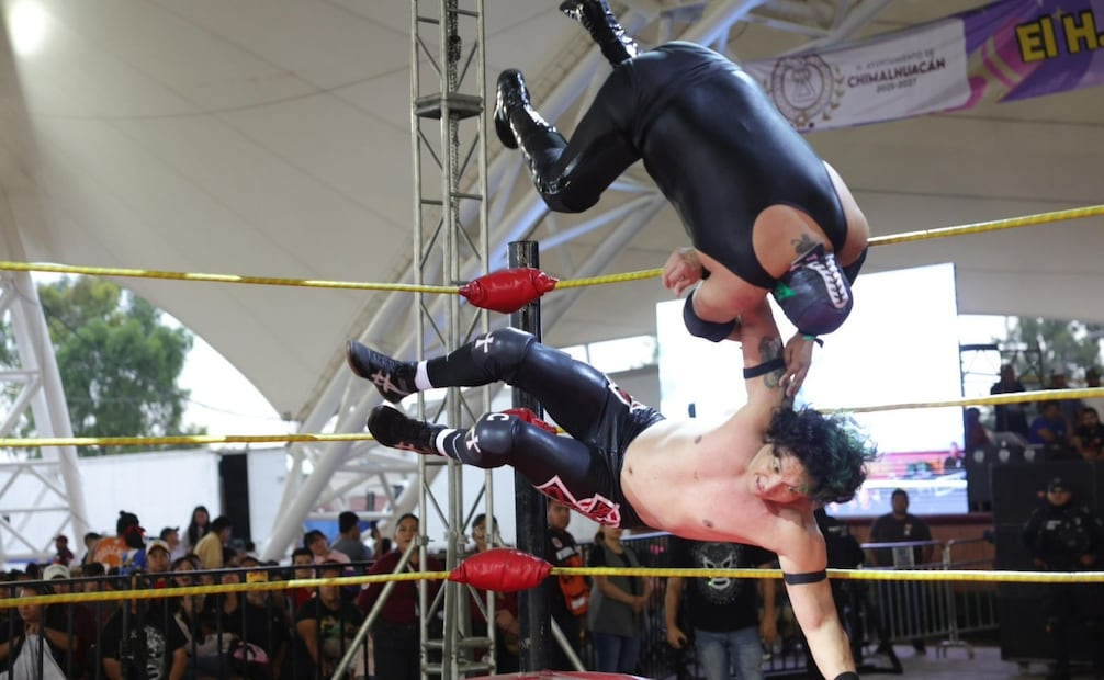 Los luchadores cautivaron al público con una exhibición de fuerza y técnica sobre el cuadrilátero. Foto Especial