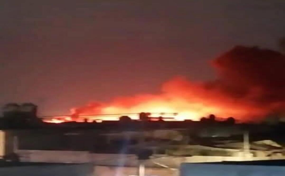 Luego de casi 5 horas de trabajo por parte de los elementos de emergencias se logro controlar el incendio en el tiradero Neza 3. Foto: Especial