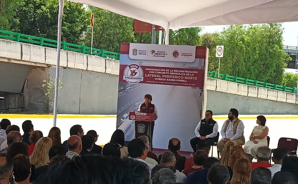La gobernadora Delfina Gómez y el alcalde Isaac Montoya encabezan la reapertura de los carriles laterales. Foto Gisela González / El Universal Edomex