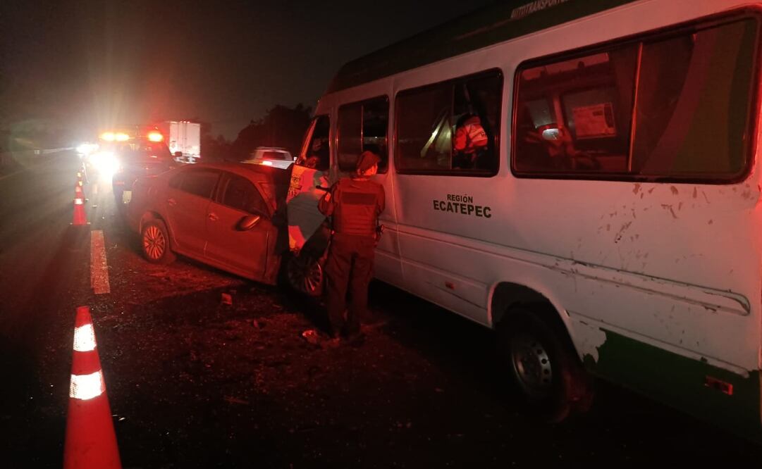 En este punto de Jaltenco, la combi 112 invadió el sentido contrario, provocando el choque fatal. Foto Especial