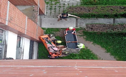 Metepec: Salvan a mujer de 50 años tras caída en azotea