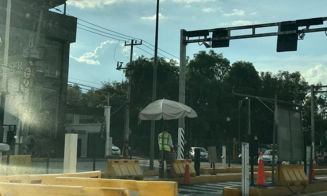 La empresa rechazó que haya un corralón sobre el segundo piso de Periférico Norte frente al Parque Naucalli. Foto Especial