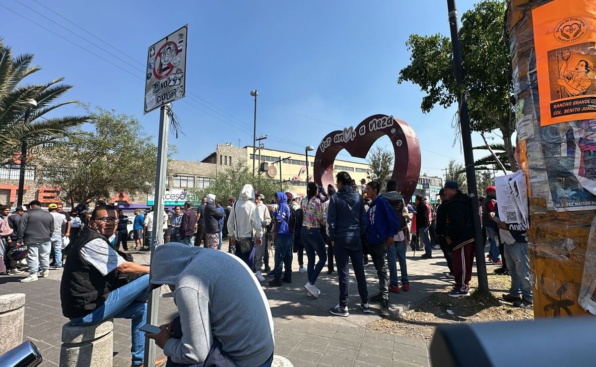 Autoridades y transportistas llegan a acuerdo para evitar marcha hacia el Zócalo. Foto: Especial