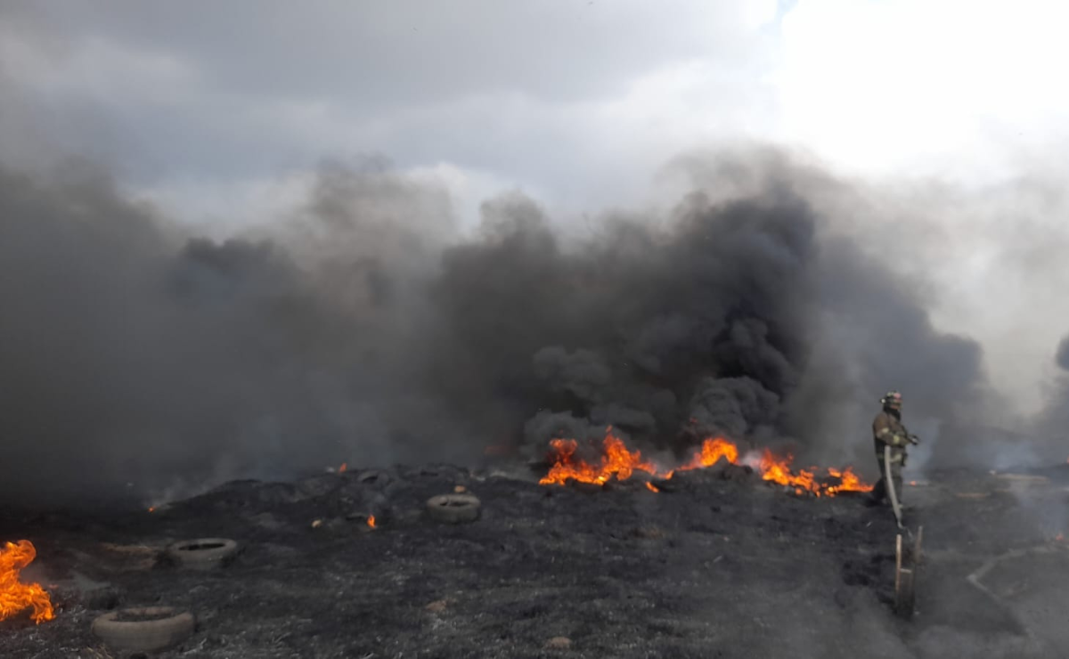 Héroes contra el fuego: Bomberos toluqueños salvan el día en Santa María Totoltepec