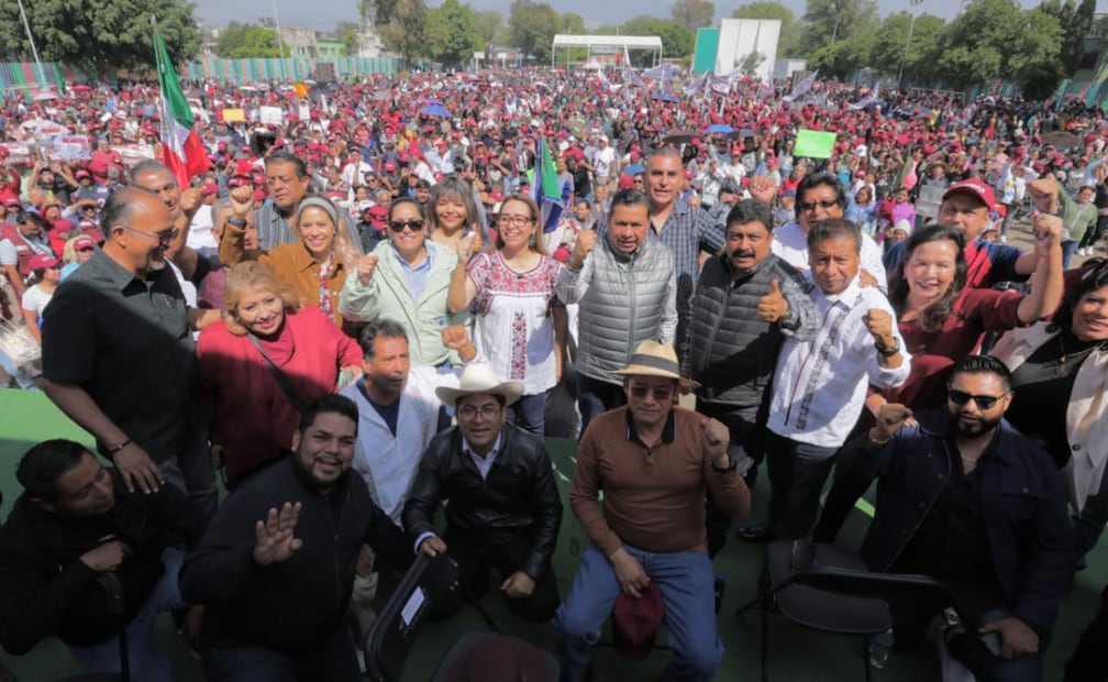 Más de cinco mil asistentes se congregaron en el deportivo Alfredo del Mazo para la Asamblea Informativa en Defensa de la Soberanía Nacional. Foto Especial