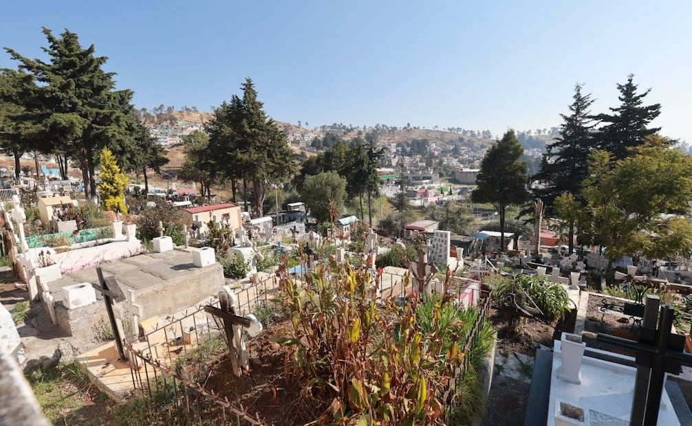 Uno de los objetivos es evitar la saturación en los panteones "tradicionales". Foto Alejandro Vargas / El Universal