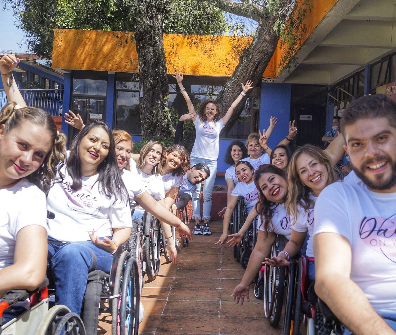 Su equipo ha sido invitado a participar en programas como Venga la Alegría y ha colaborado con el Ballet Teletón. Foto Especial