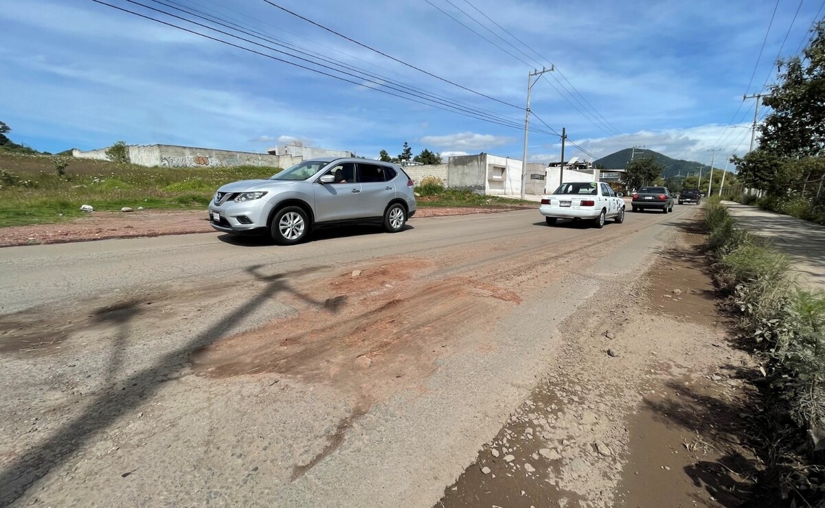 El mal estado de las calles se ha convertido en un obstáculo para la movilidad de los habitantes, quienes enfrentan múltiples daños en sus vehículos. Foto: Michelle Sánchez