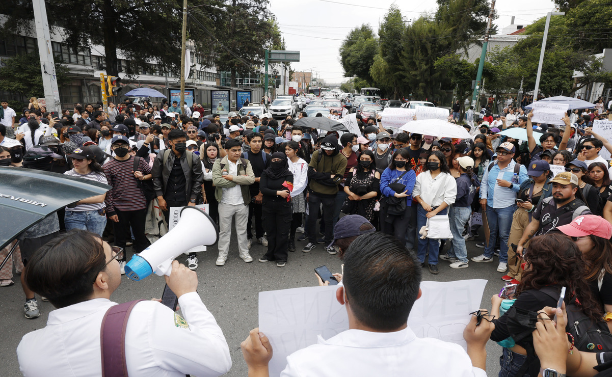 Los estudiantes también exigieron a la Rectoría garantías de seguridad académica. Foto: Arturo Hernández/ El Universal Estado de México