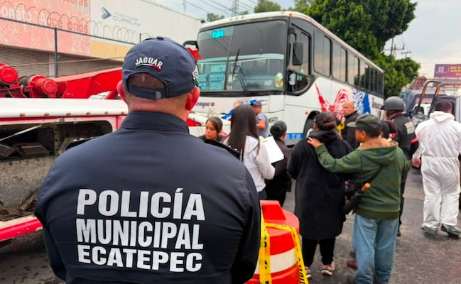 Camión arrastra 300 metros a mototaxi en Ecatepec; gobierno anuncia operativos severos