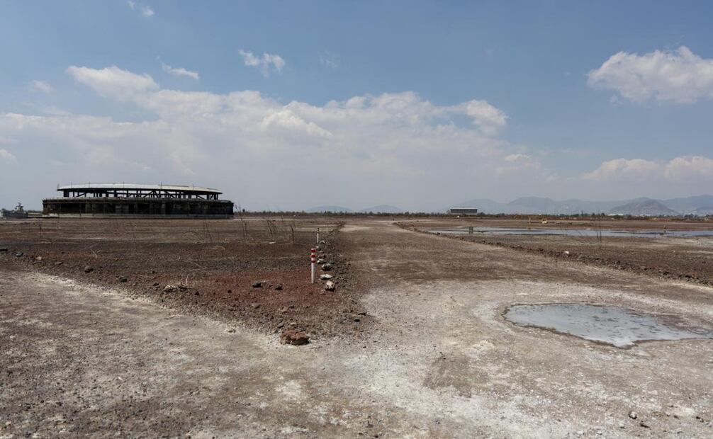 Materiales del antiguo proyecto aeroportuario han sido redirigidos para fortalecer obras como el AIFA y otras infraestructuras federales. Foto Hugo Salvador / El Universal