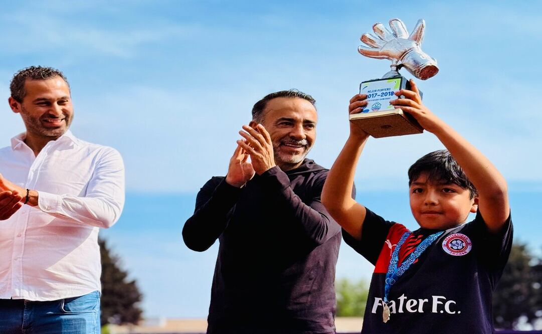 La entrega de medallas fue encabezada por el presidente municipal de Metepec, Fernando Flores / Foto Especial