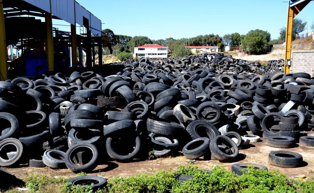 Se pueden reportar llantas abandonadas en el sitio web limpiemos.edomex.gob.mx / Foto Especial