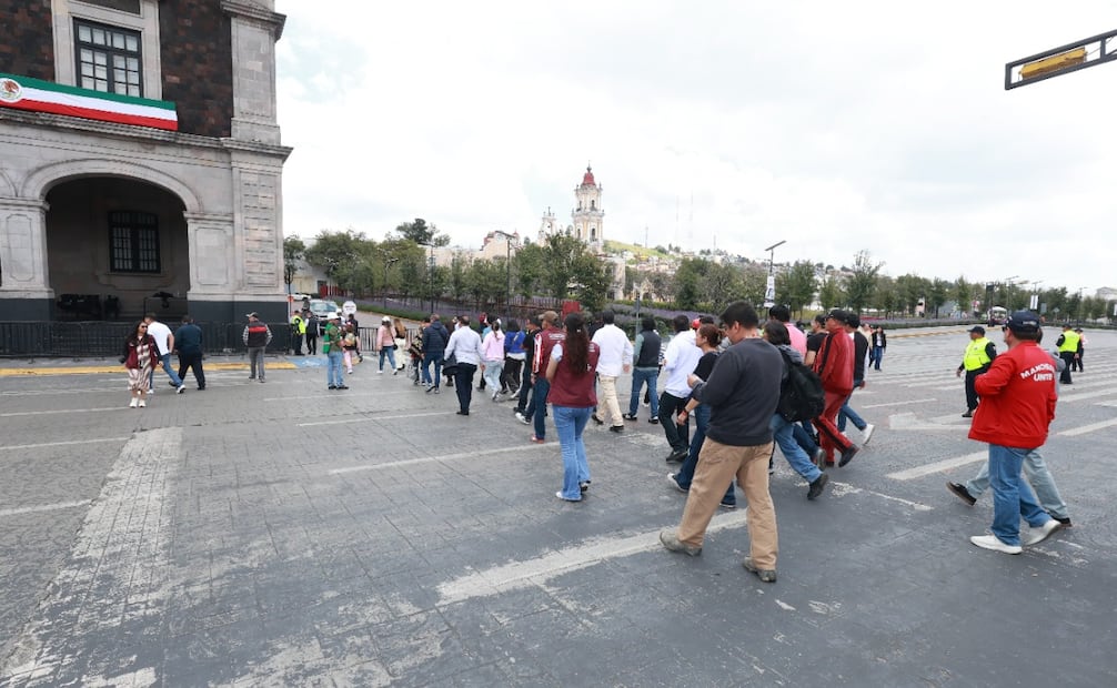 Un total de 336 trabajadores de Palacio de Gobierno participaron en el ejercicio de Protección Civil. Foto especial