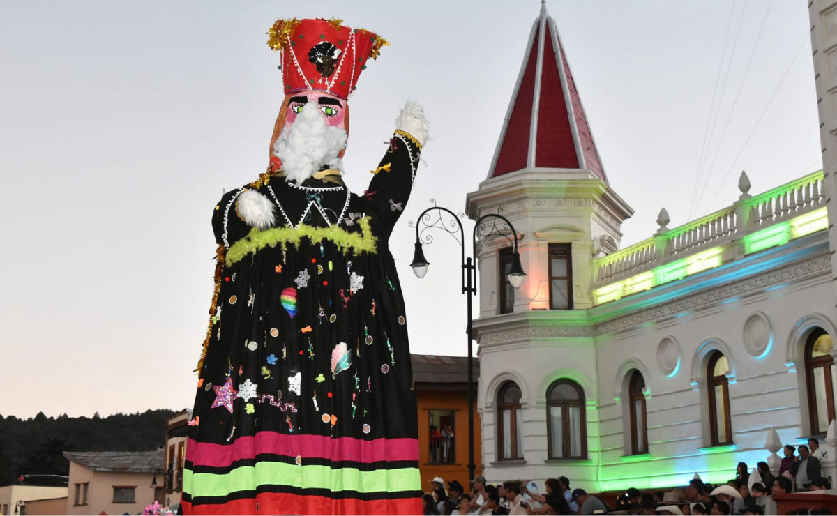 El Oro celebra su 51° Carnaval con desfiles y música Foto: Especial