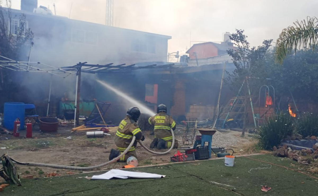 Explosión en taller de pirotecnia en Texcoco deja tres heridos