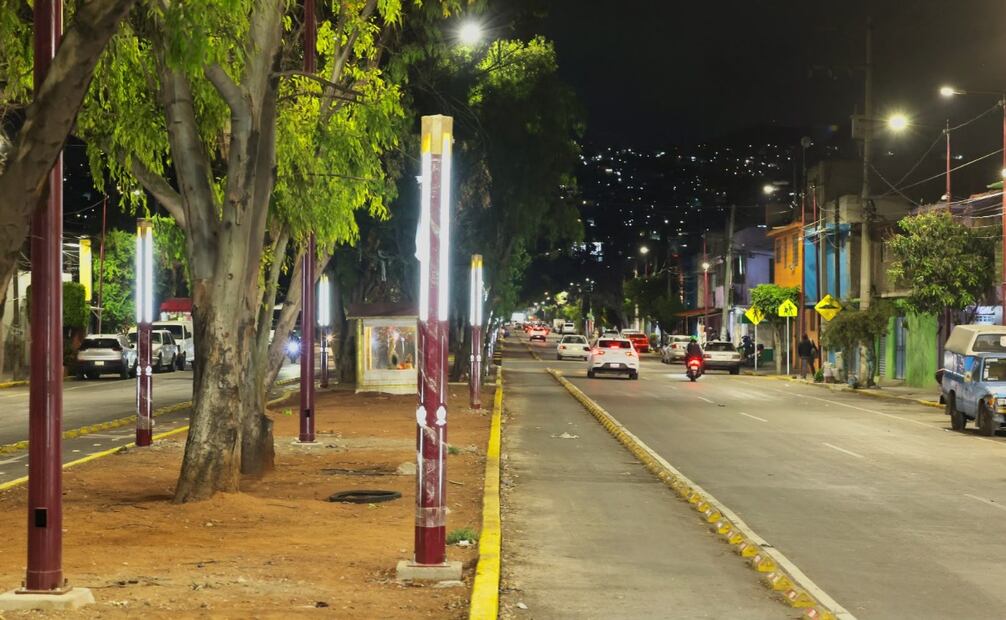 El programa incluye la instalación y sustitución de luminarias por tecnología LED, así como la rehabilitación de banquetas y camellones. Foto especial