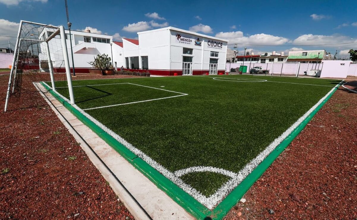 Se cuenta con una cancha de futbol rápido para la práctica de futbol siete / Foto: Especial