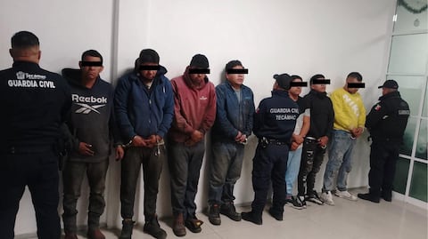 Desmantelan megabodega de tráileres robados en Tecámac; hay 8 detenidos
