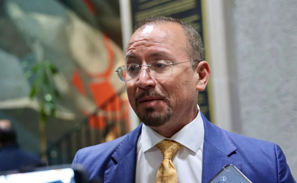 El legislador Omar Ortega Álvarez criticó que se utilice el clima o eventos deportivos para "bajar la cortina" de las escuelas. Foto Especial