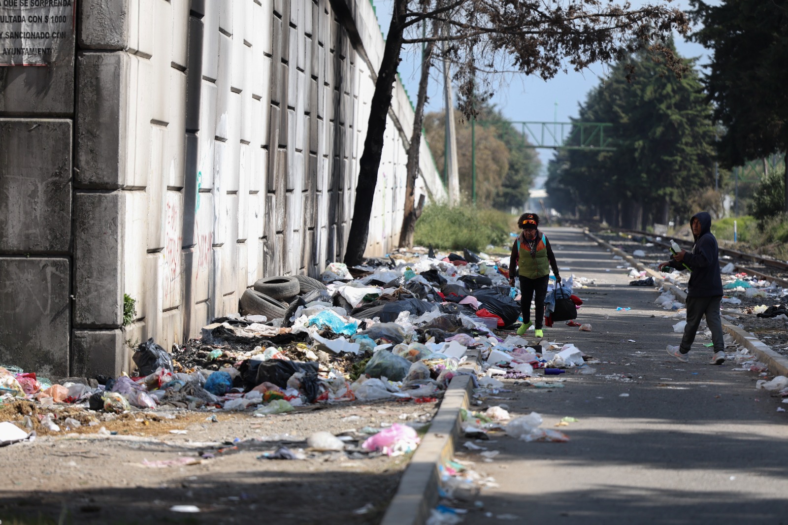 Las nuevas autoridades municipales y estatales deberán priorizar la solución de la crisis de la basura y promover una cultura de cuidado del medio ambiente. Foto Arturo Hernández