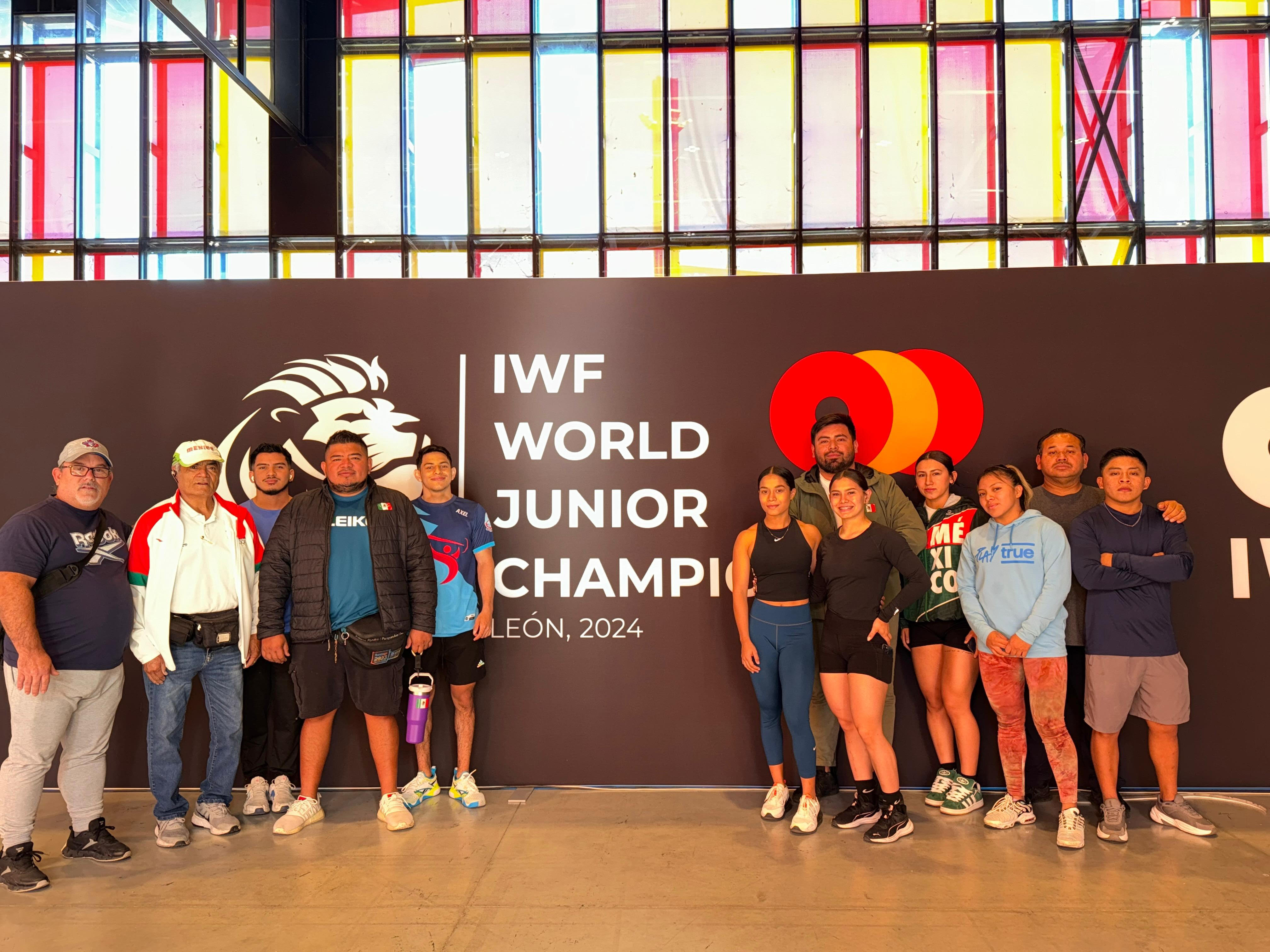 Mexicanos participan en el Campeonato Mundial Juvenil en León, España