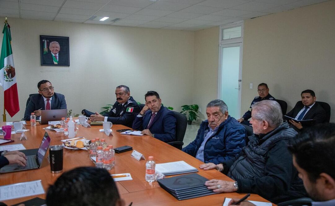 Autoridades estatales y federales mantuvieron varias reuniones con organizaciones de transportistas / Foto: Especial