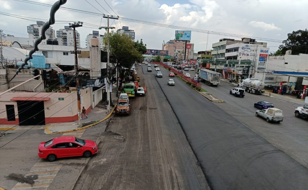 Los trabajos de rehabilitación en la avenida Gustavo Baz Prada contemplan un tramo de dos kilómetros intervenido por brigadas simultáneas. Foto Gisela González / El Universal