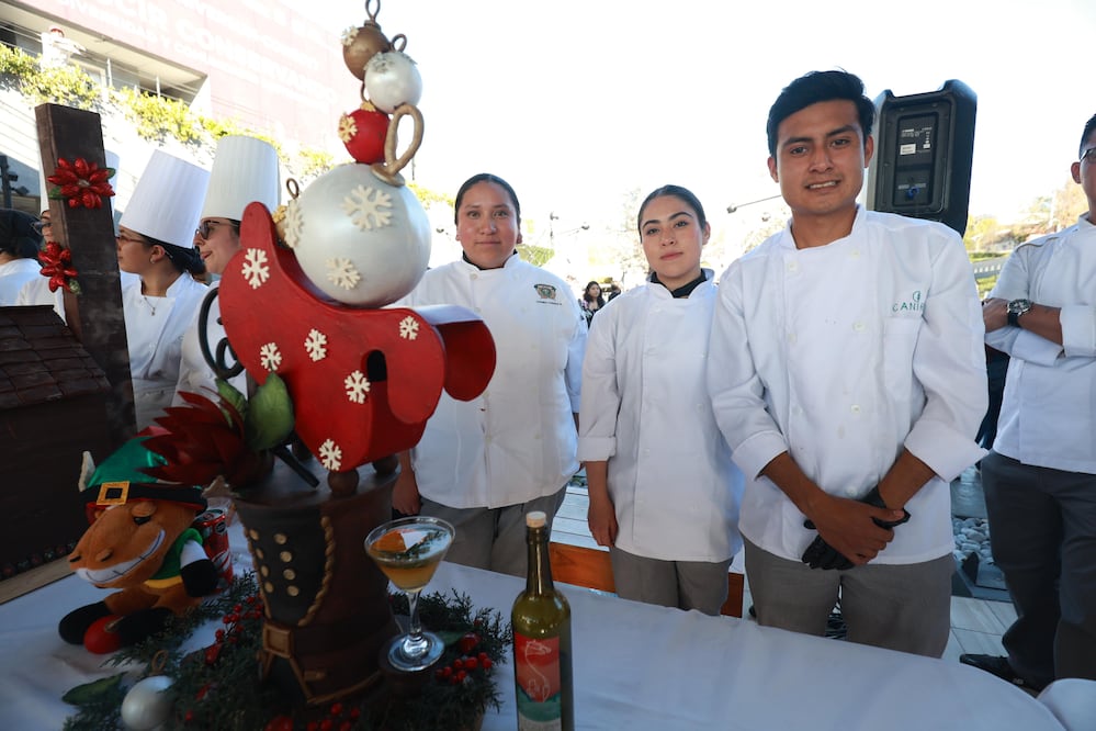 Las esculturas de chocolate estaban inspiradas en la época navideña. Foto Alejandro Vargas