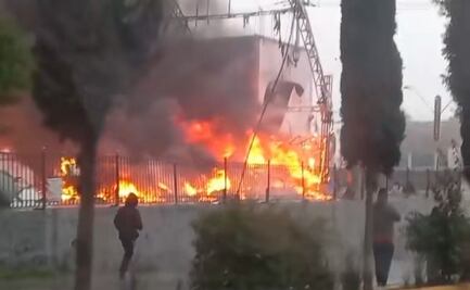 Incendio consume tianguis navideño en Teoloyucan