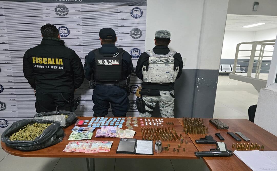 Este cateo derivó tras la detención de una mujer que compraba narcóticos en el lugar. Foto: Especial