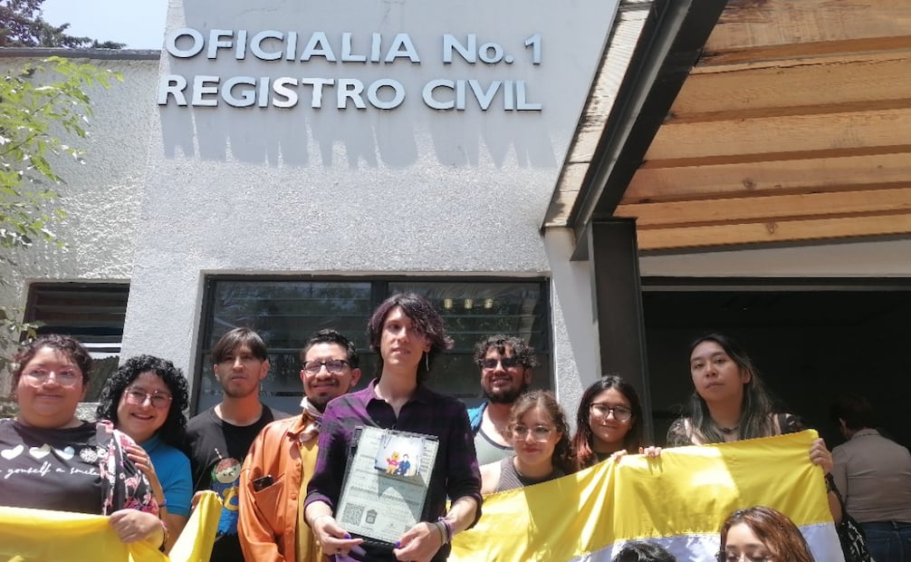 Acompañado por la organización 'Fuera del Clóset', este primer procedimiento marca un hito para la comunidad LGBTIQ+ mexiquense. Foto Claudia Rodríguez / El Universal