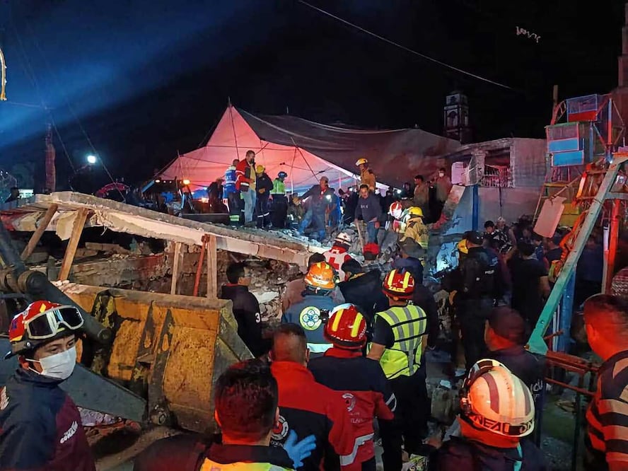 Tras reportarse el hecho, cuerpos de emergencia del Estado y de municipios vecinos se movilizaron para brindar atención a las personas afectadas. Foto: especial