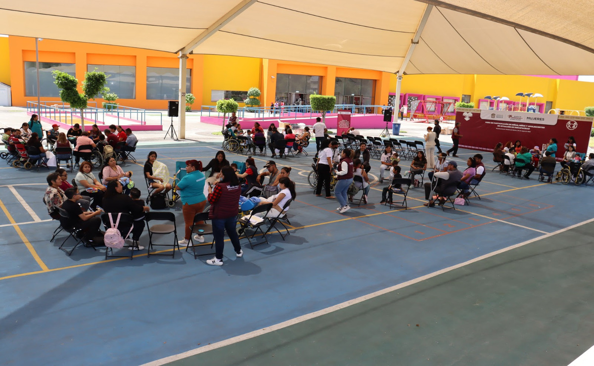 Junto con especialistas se abordan temas como la exclusión educativa, la discriminación, la violencia y las dificultades en el transporte. Foto: Especial