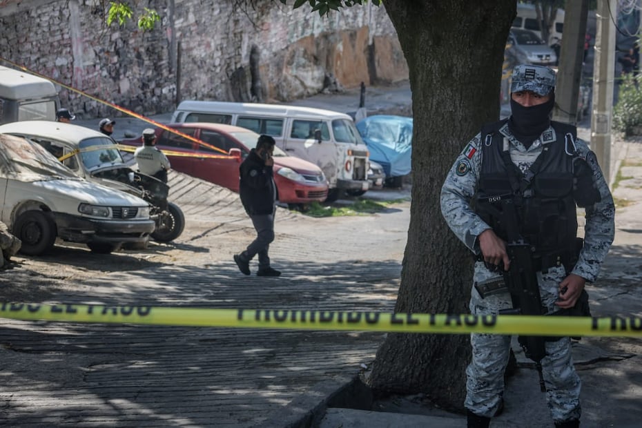 Al lugar acudieron elementos de la Guardia Municipal de Naucalpan, así como de la Guardia Nacional quienes acordonaron la zona. Foto. Especial
