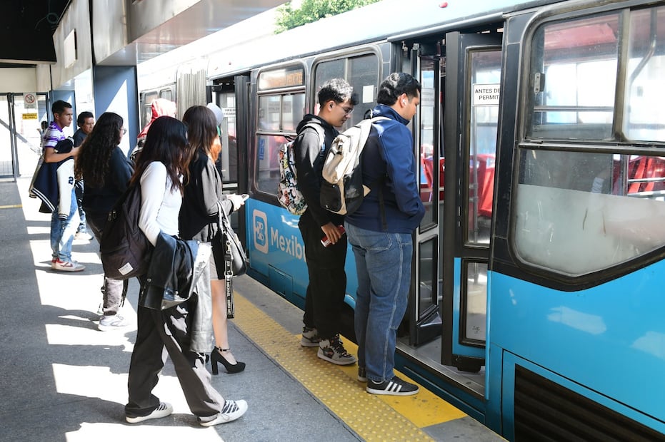 El sistema de transbordo gratuito entre líneas permite que los usuarios reduzcan significativamente su gasto diario en transporte. Foto Especial