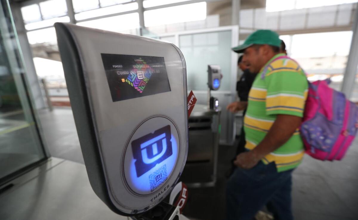 El acceso al Tren Interurbano México-Toluca será a través de la Tarjeta de Movilidad Integrada que se utiliza en el sistema de transporte de la CDMX. Foto: Jorge Alvarado