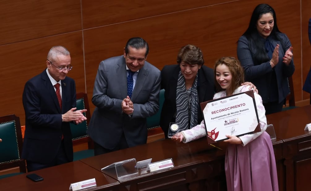 Autoridades municipales del Estado de México fueron reconocidas por implementar políticas públicas innovadoras que fortalecen el servicio público. Foto Alejandro Vargas / El Universal