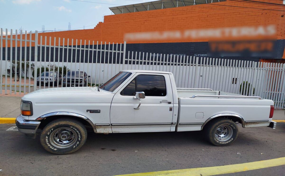 Los policías tuvieron conocimiento de que los sospechosos dispararon en contra de una camioneta.  Foto: Especial