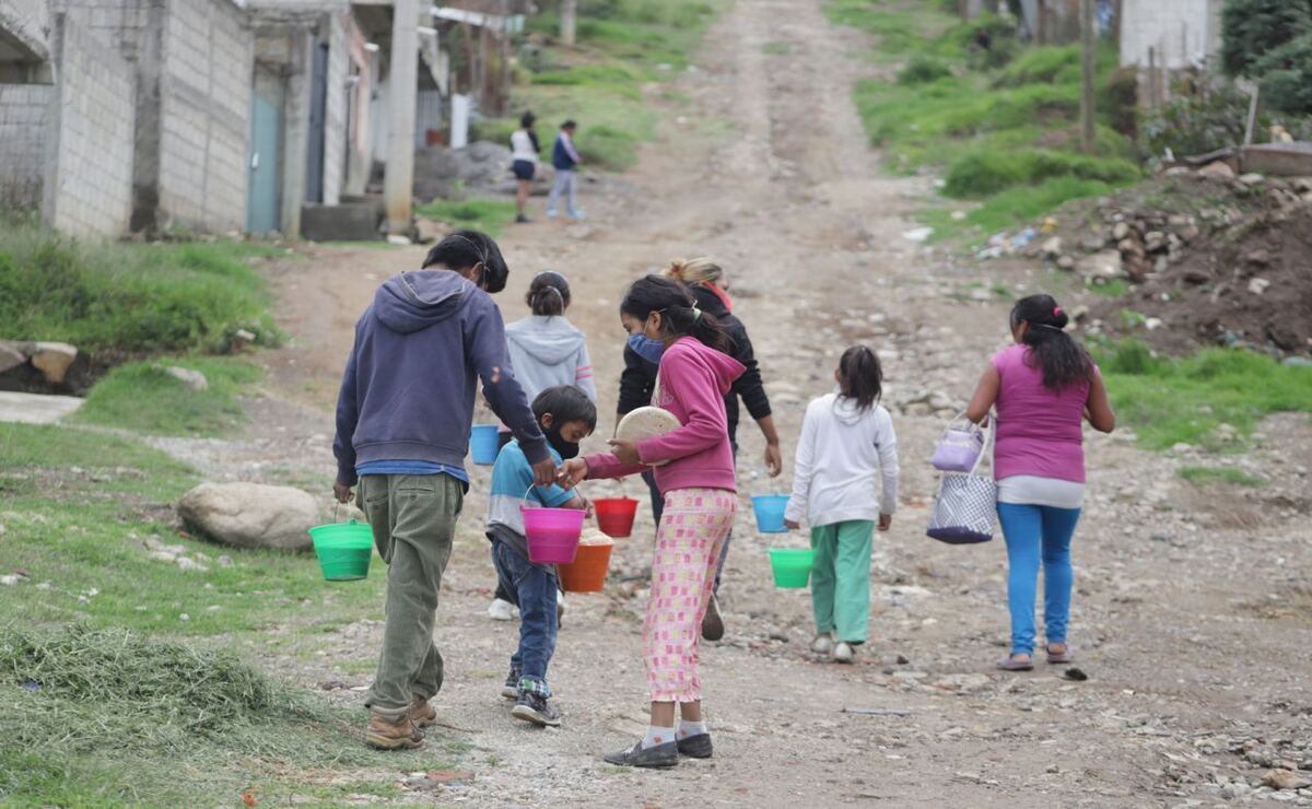 El Estado de México registró una disminución en los niveles de pobreza y pobreza extrema. Foto: SEDIF