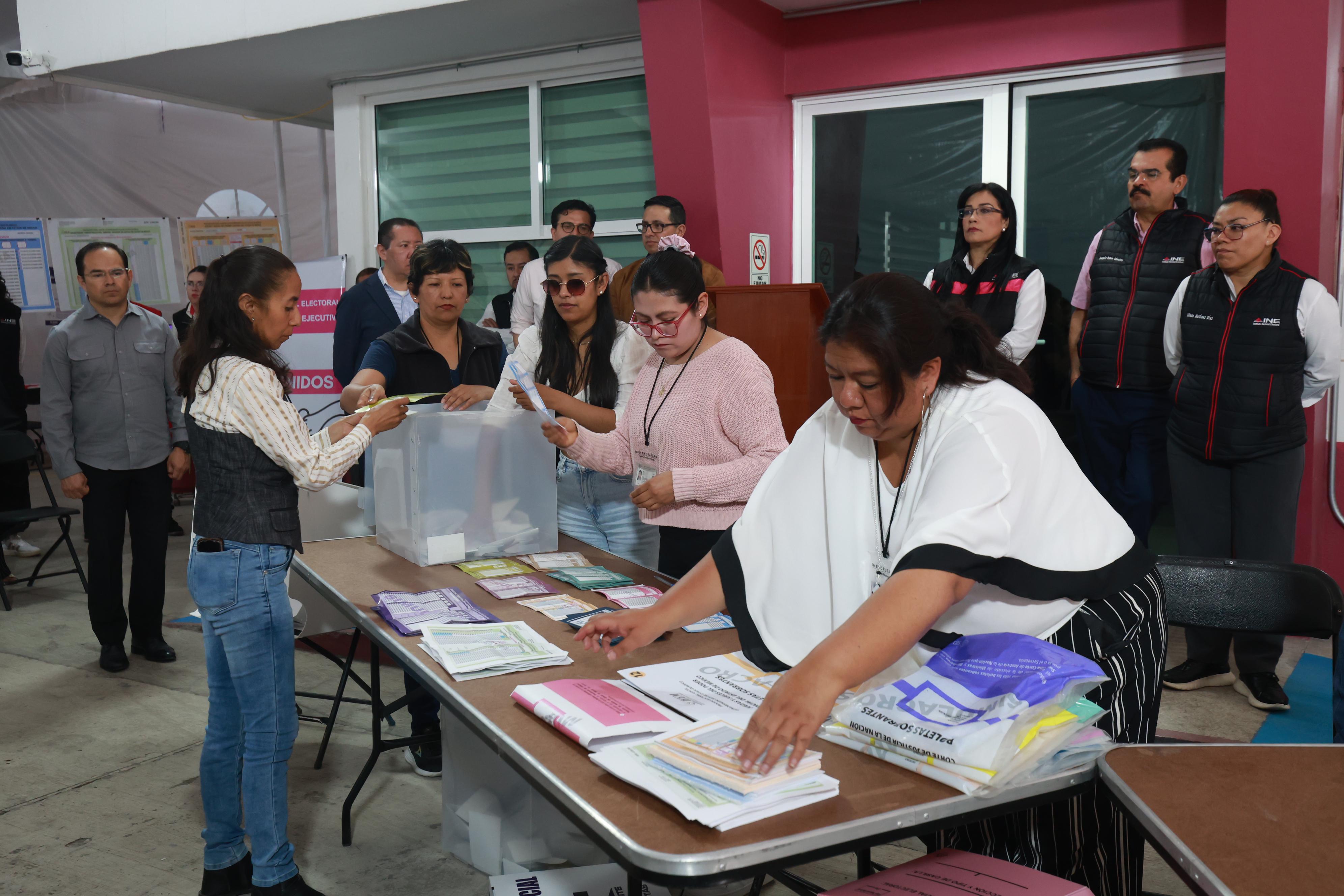 Durante la jornada electoral 12 personas podrán votar de manera simultánea. Foto: Alejandro Vargas / El Universal Estado de México