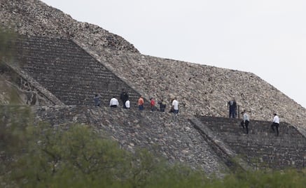 Expertos en balística y criminalística recolectan indicios tras balacera en Teotihuacán