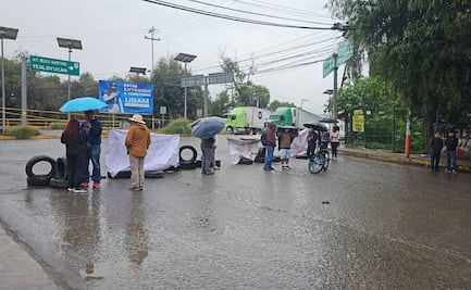 Vecinos bloquean carretera Las Ánimas-Coyotepec para exigir su rehabilitación