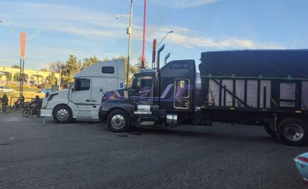 Busca ruta alterna; sigue bloqueo de transportistas en Teoloyucan 