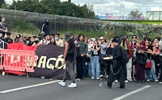 FES Aragón cierra avenida Central para exigir seguridad y destitución de la directora