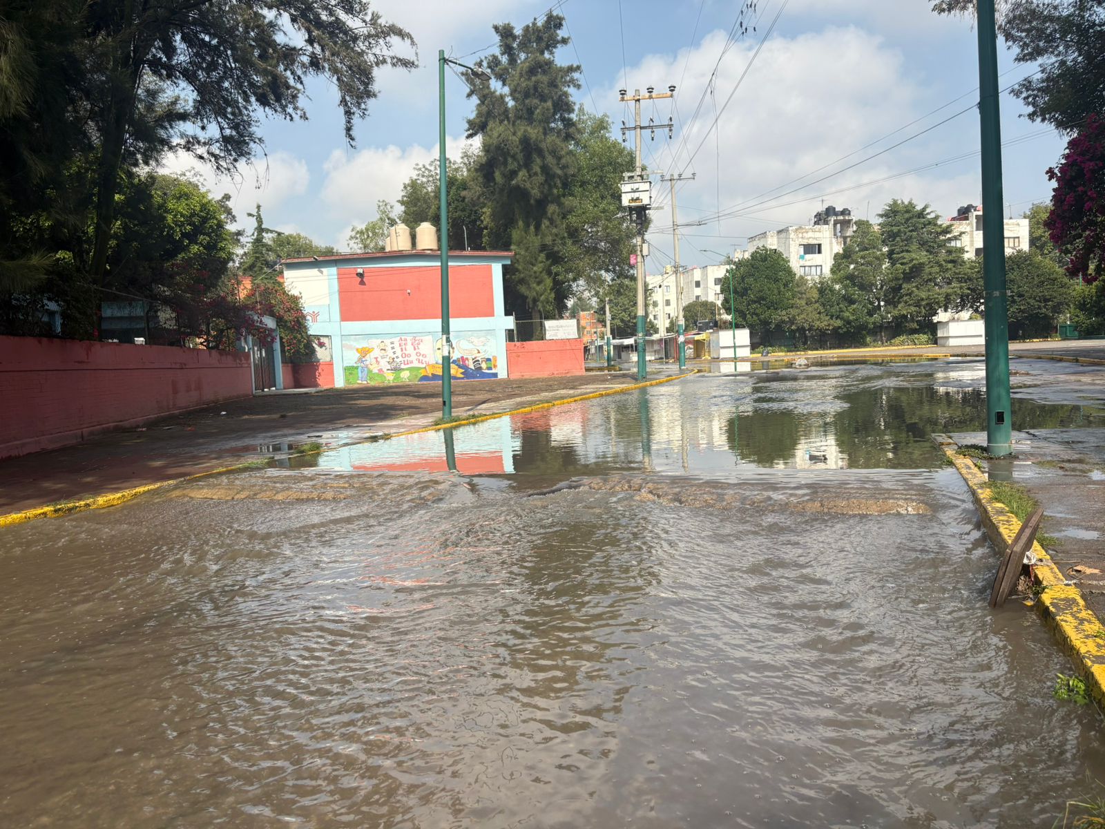 Continúa el desfogue controlado de la presa de El Ángulo / Foto Arturo Contreras