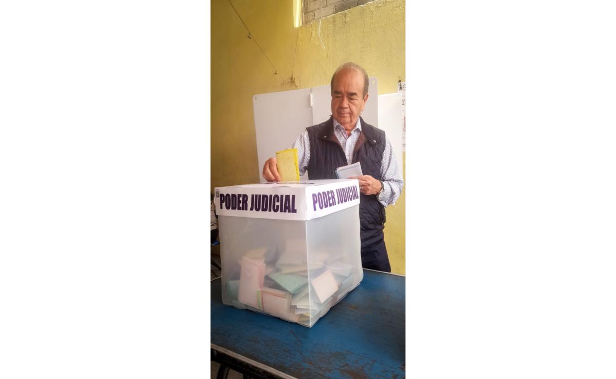 Maurilio Hernández González ejerce su voto la Elección Judicial del Edomex