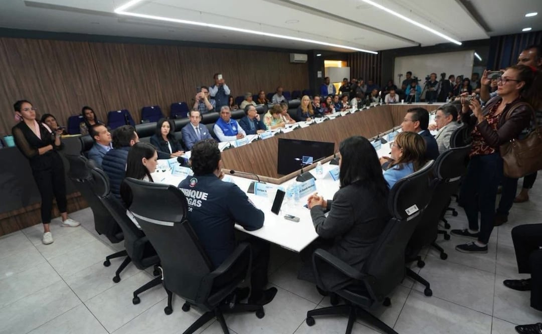 Pese a recientes incidentes familiares, la dirigencia del PAN reiteró que Fernando Flores y su equipo continuarán dando resultados en Metepec. Foto Especial